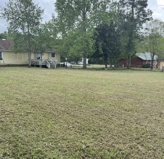 Professional yard maintenance in Orangeburg, SC - Green Grinders