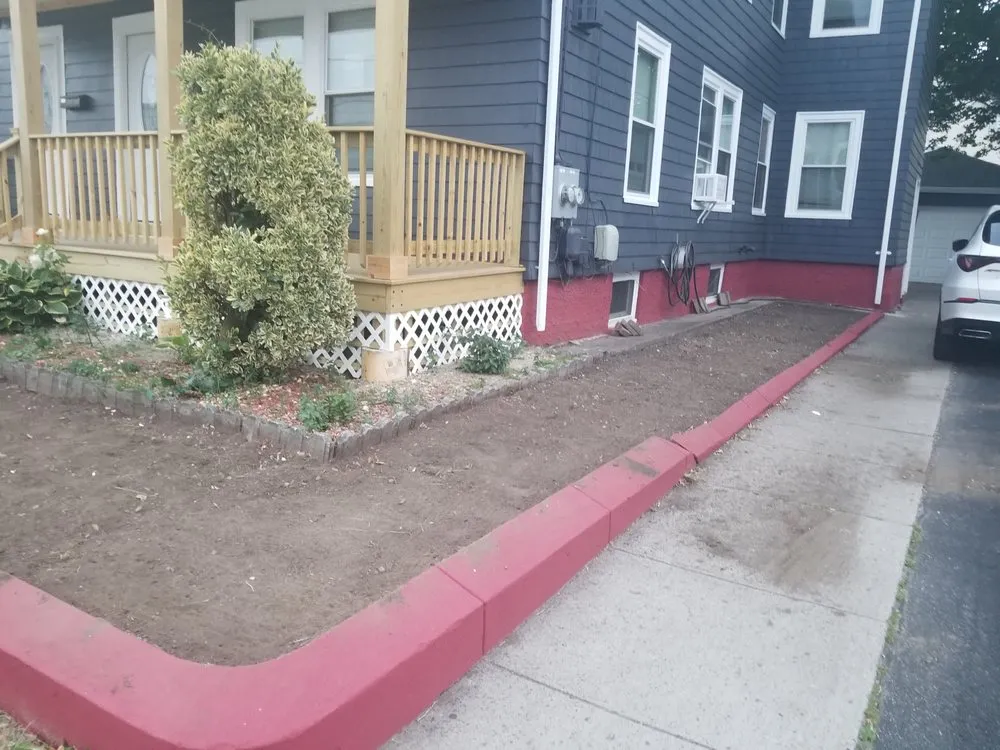 Affordable yard maintenance for residential properties in Pawtucket, RI by Green Groomers