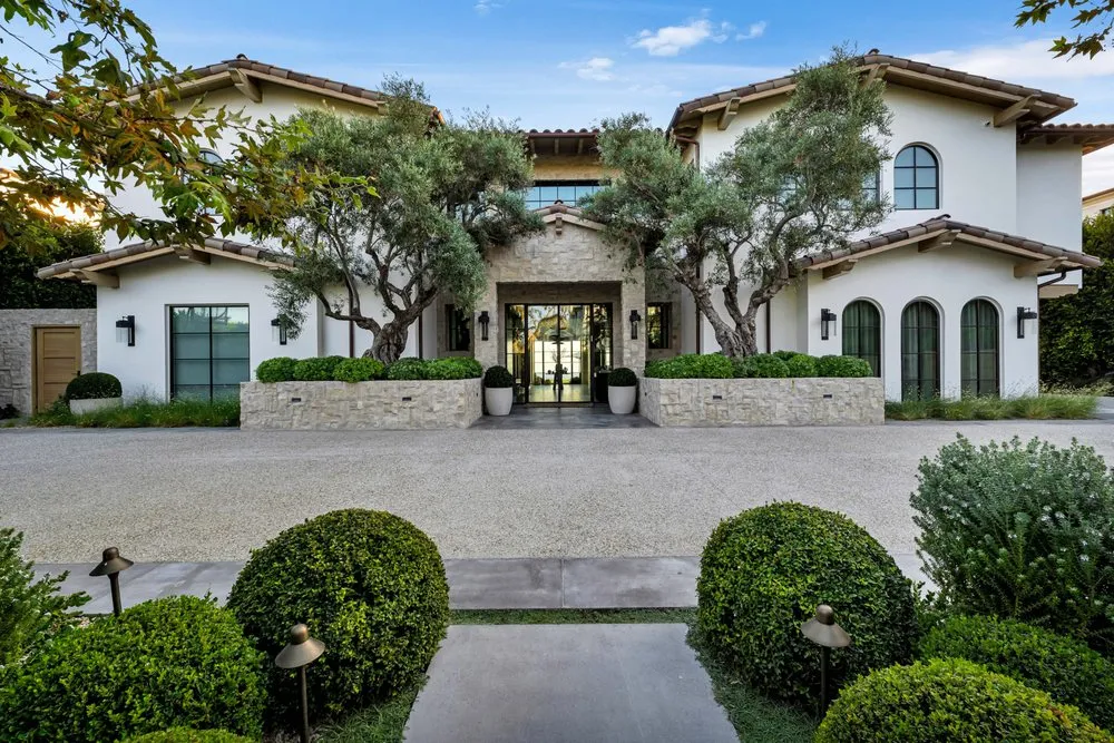 Affordable residential landscaping experts serving Los Angeles, CA - Green Grounds Landscape Services