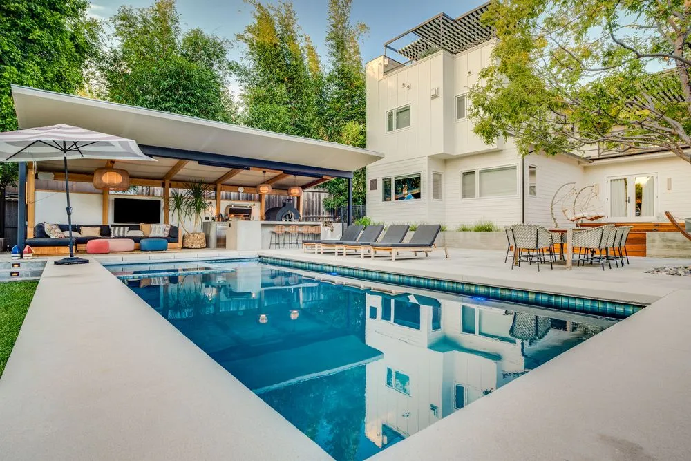 Affordable garden landscaping experts serving Los Angeles, CA - Green Grounds Landscape Services