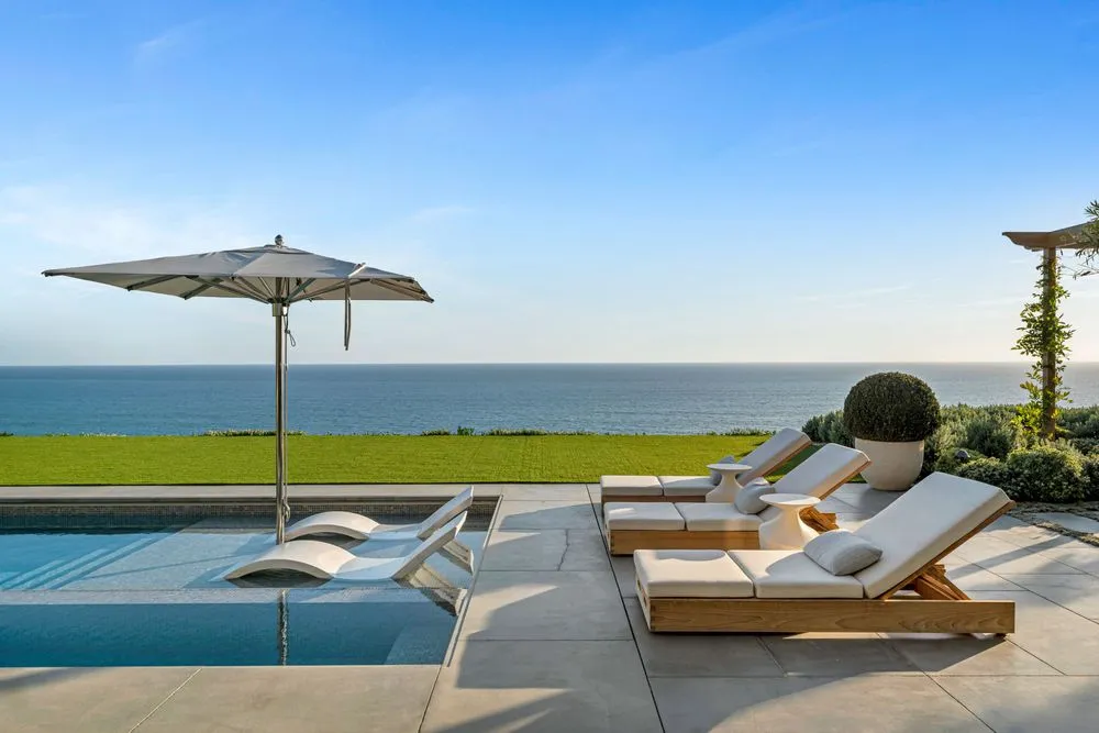 Custom landscape design experts serving Los Angeles, CA - Green Grounds Landscape Services