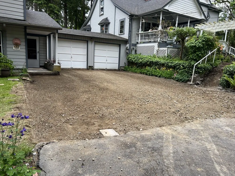 Custom yard cleanup service in Bremerton, WA by Green Grounds Landscaping And Hardscape