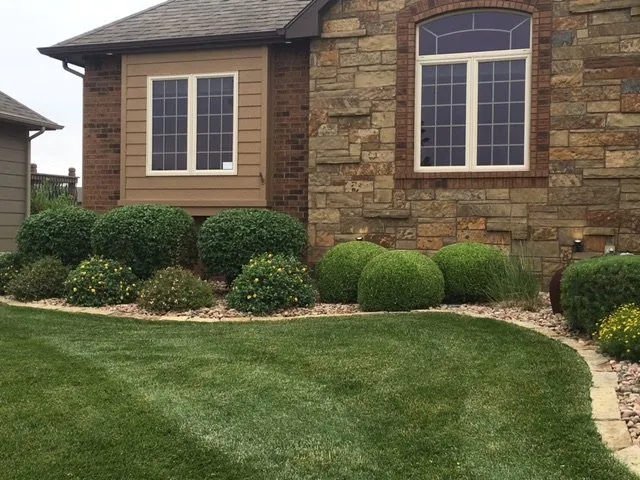 Affordable landscaping services experts serving Newton, KS - Green Growers Lawn Care and Landscaping