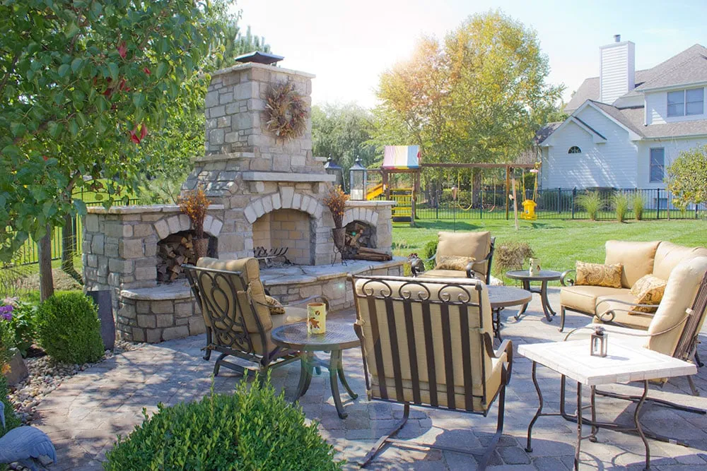 Custom outdoor landscaping experts serving Catawissa, MO - Green Guys