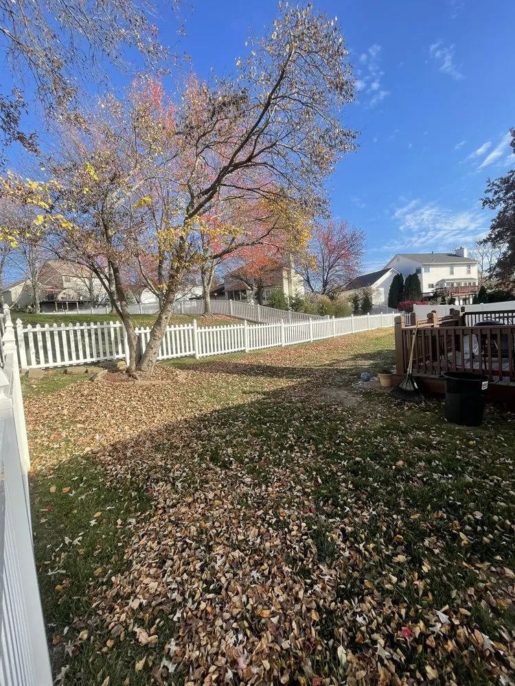 Top-rated lawn mowing service experts serving St. Peters, MO - Green Guys Services