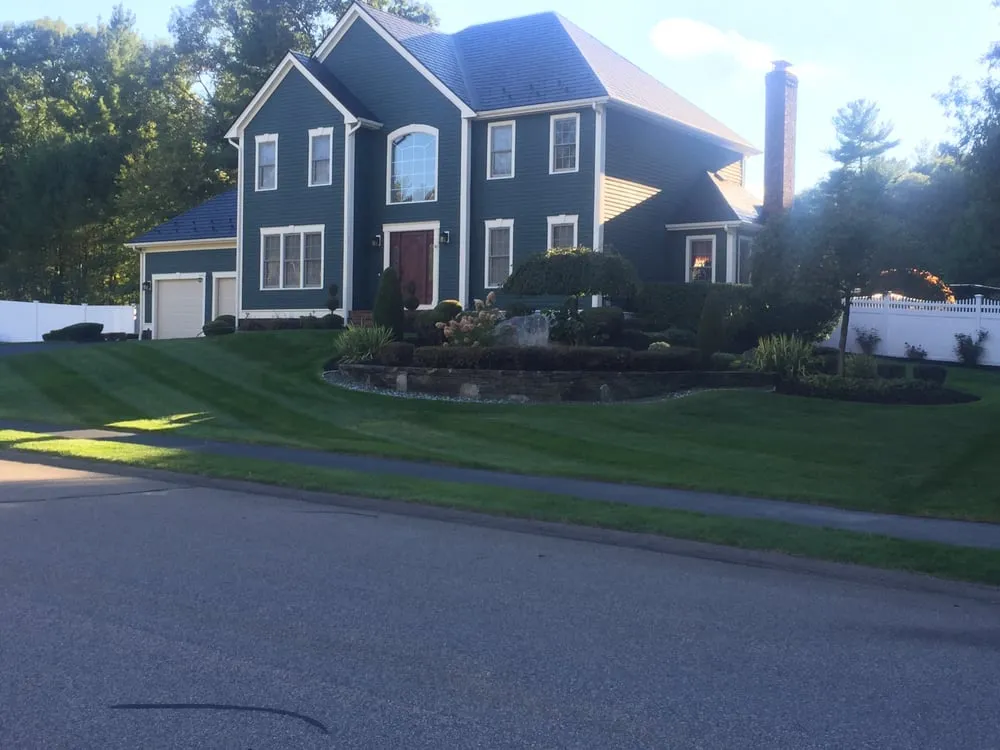 Custom lawn mowing service experts serving Brockton, MA - Green Hills Landscaping