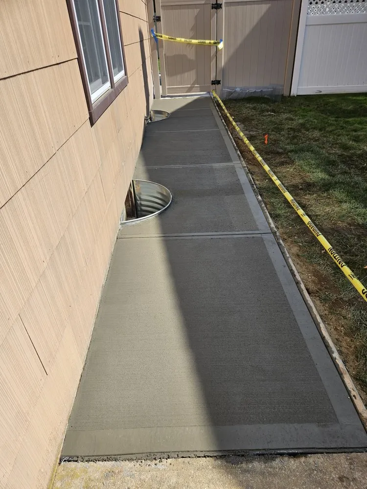 Trusted lawn care service near you in Medford, NY by Green Hills