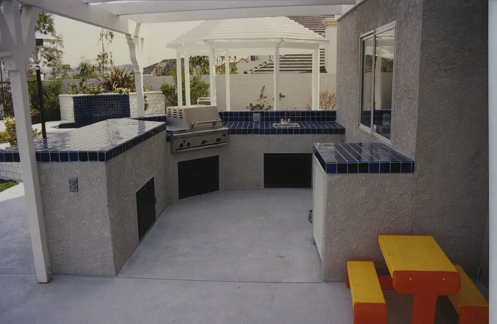 Local yard cleanup service for beautiful yards across Thousand Oaks, CA - Green Horizon Landscaping