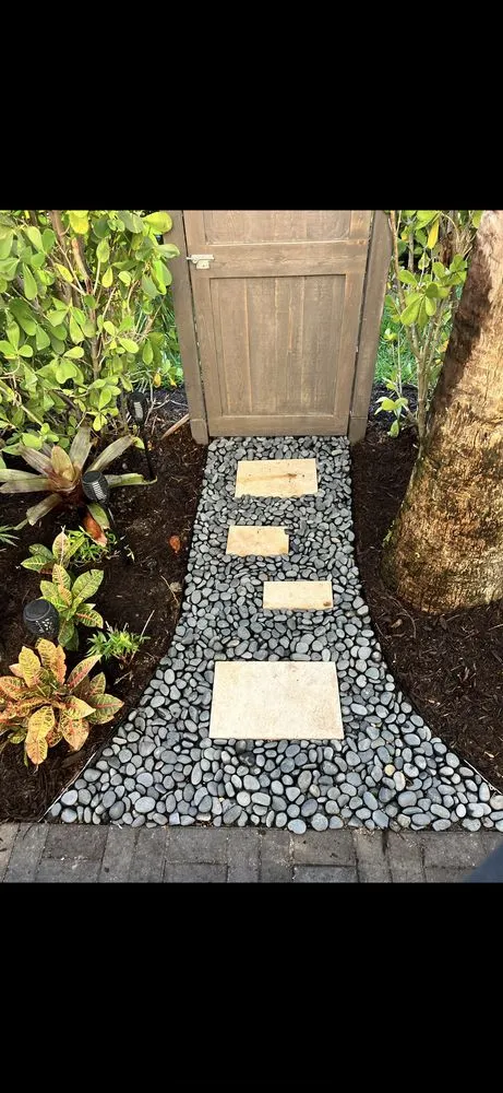 Professional yard maintenance in Naples, FL by Green Horizon Lawn Care