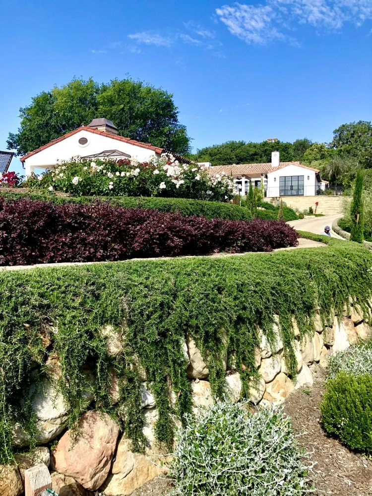 Local yard maintenance experts serving Santa Barbara, CA - Green Horticulturist. Grounds Management Services