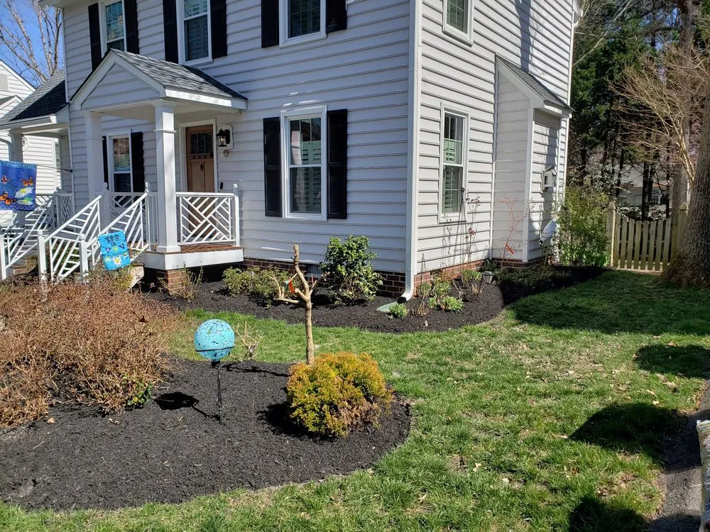 Expert lawn mowing service experts serving Richmond, VA - Green House Landscaping