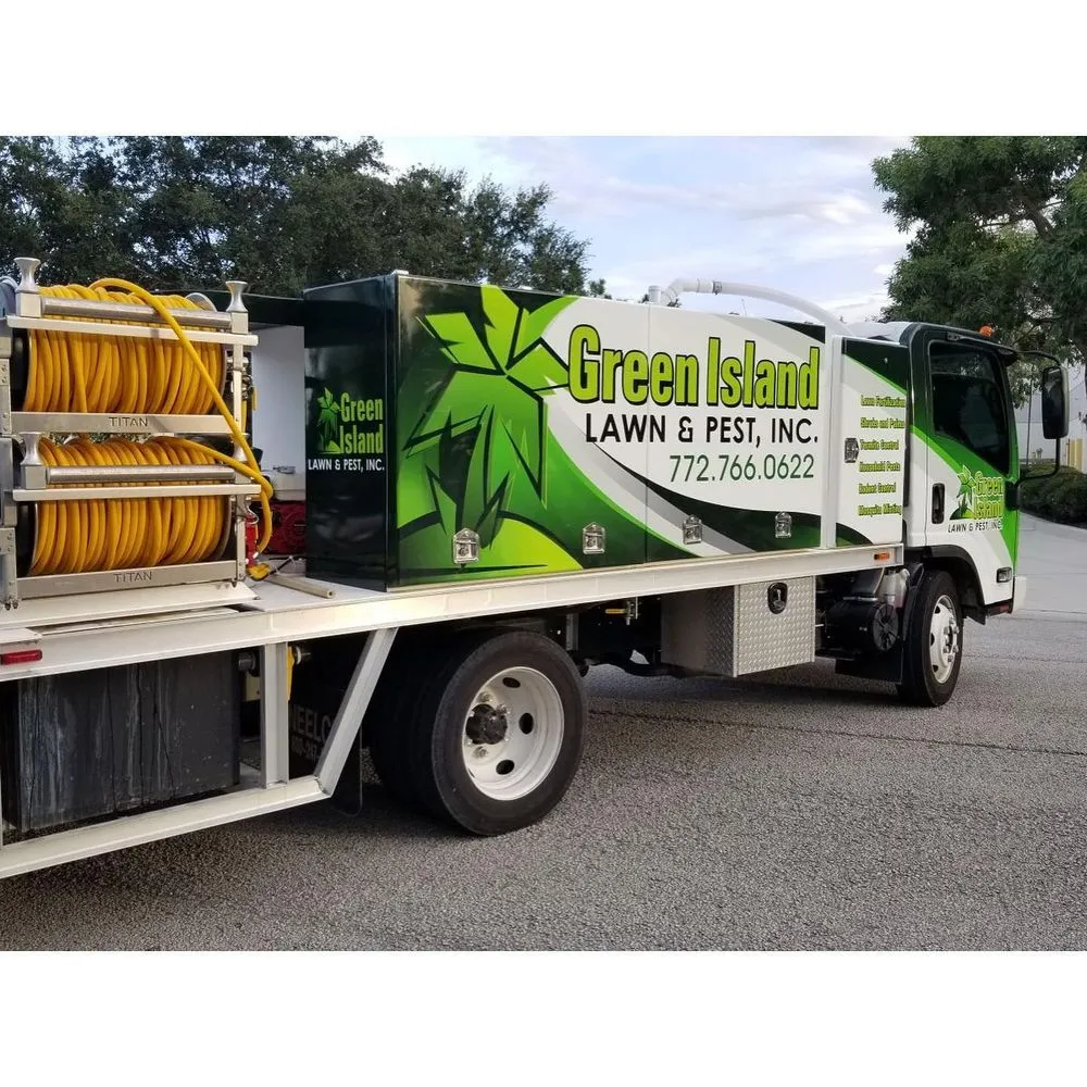 Custom lawn mowing service for homes across Vero Beach, FL - Green Island Lawn & Pest