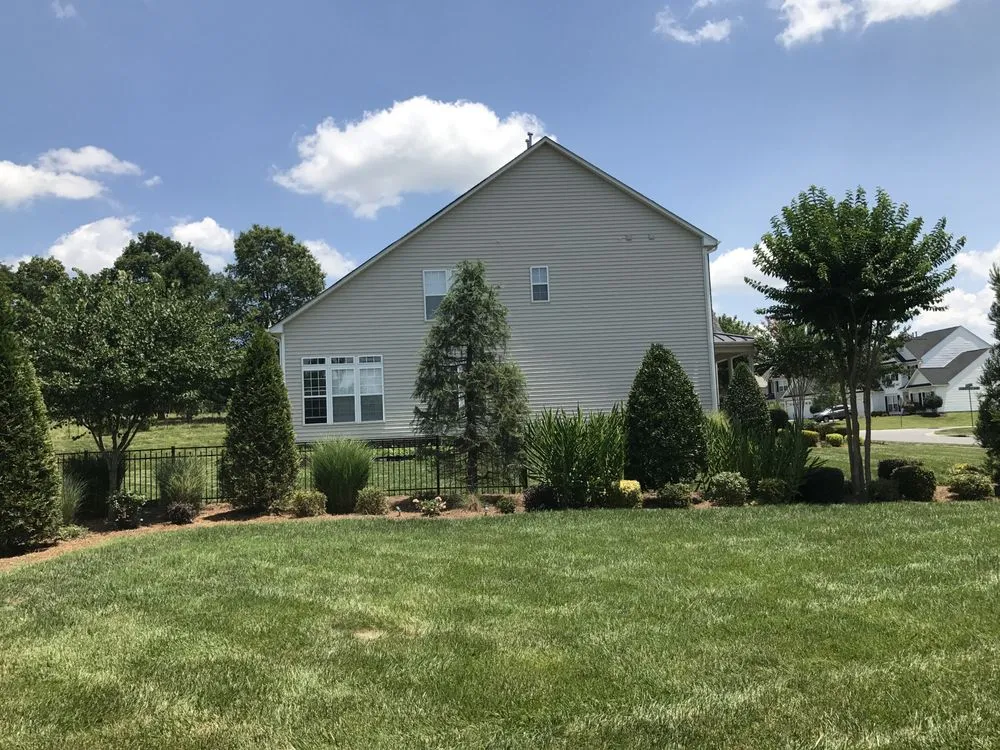 Local yard maintenance for beautiful yards across Huntersville, NC - Green It Up Yardscapes
