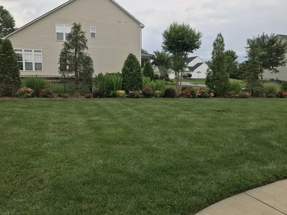 Reliable lawn care service in Huntersville, NC - Green It Up Yardscapes
