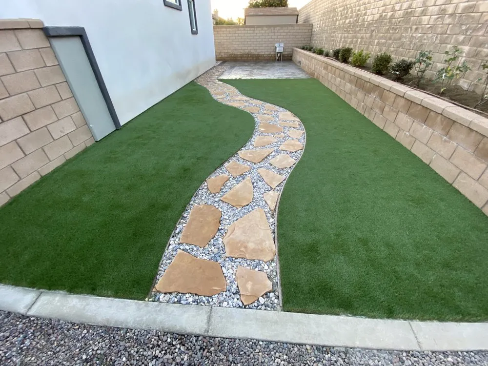 Custom yard maintenance experts serving Ontario, CA - Green Ivy Maintenance