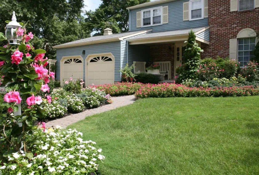 Affordable lawn care service experts serving Baton Rouge, LA - Green Keepers