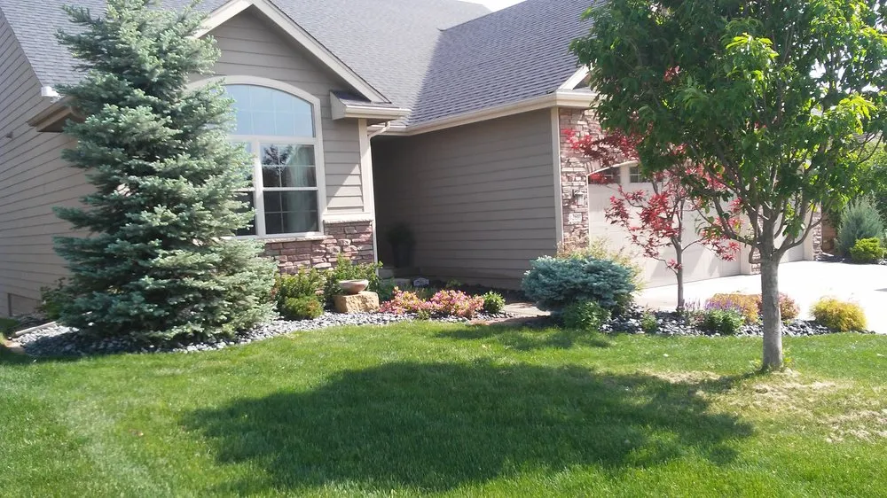 Top-rated residential landscaping experts serving Des Moines, IA - Green Keepers Lawn & Landscape