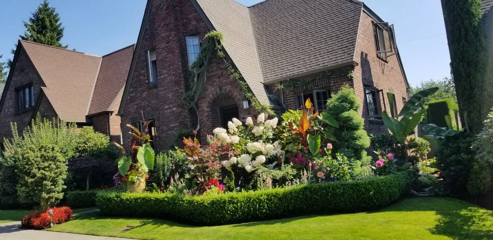 Top-rated outdoor landscaping for homes in Kirkland, WA by Green Knight Landscape