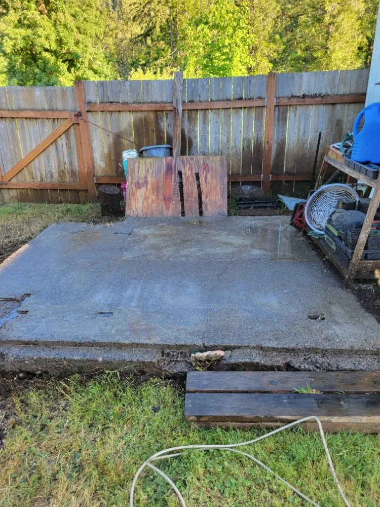 Trusted outdoor landscaping for homes across Oakridge, OR - Green Knight Landscaping