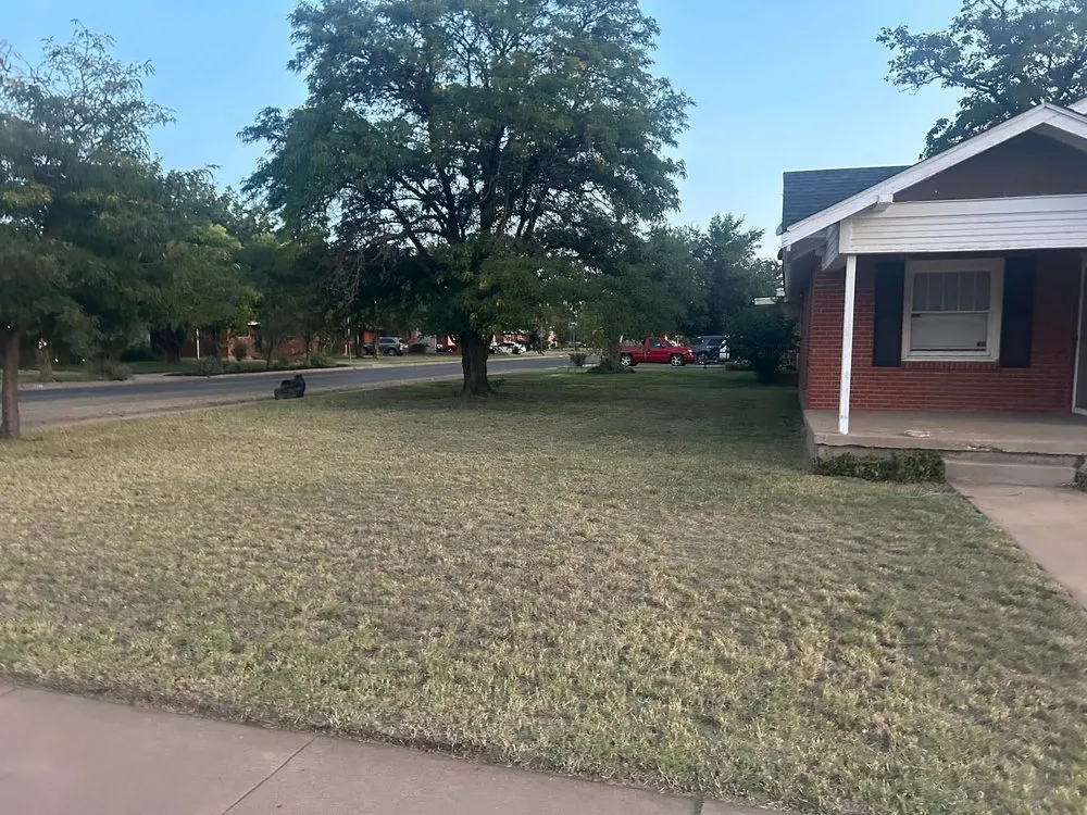 Trusted lawn mowing service for beautiful yards in Canyon, TX by Green Lake Mowing