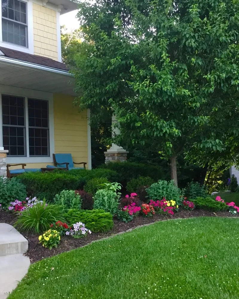 Professional outdoor landscaping for beautiful yards across Shakopee, MN - Green Lakes Landscaping