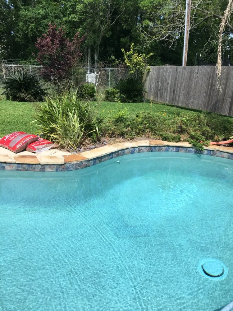 Trusted lawn mowing service experts serving Gretna, LA - Green Land Nola