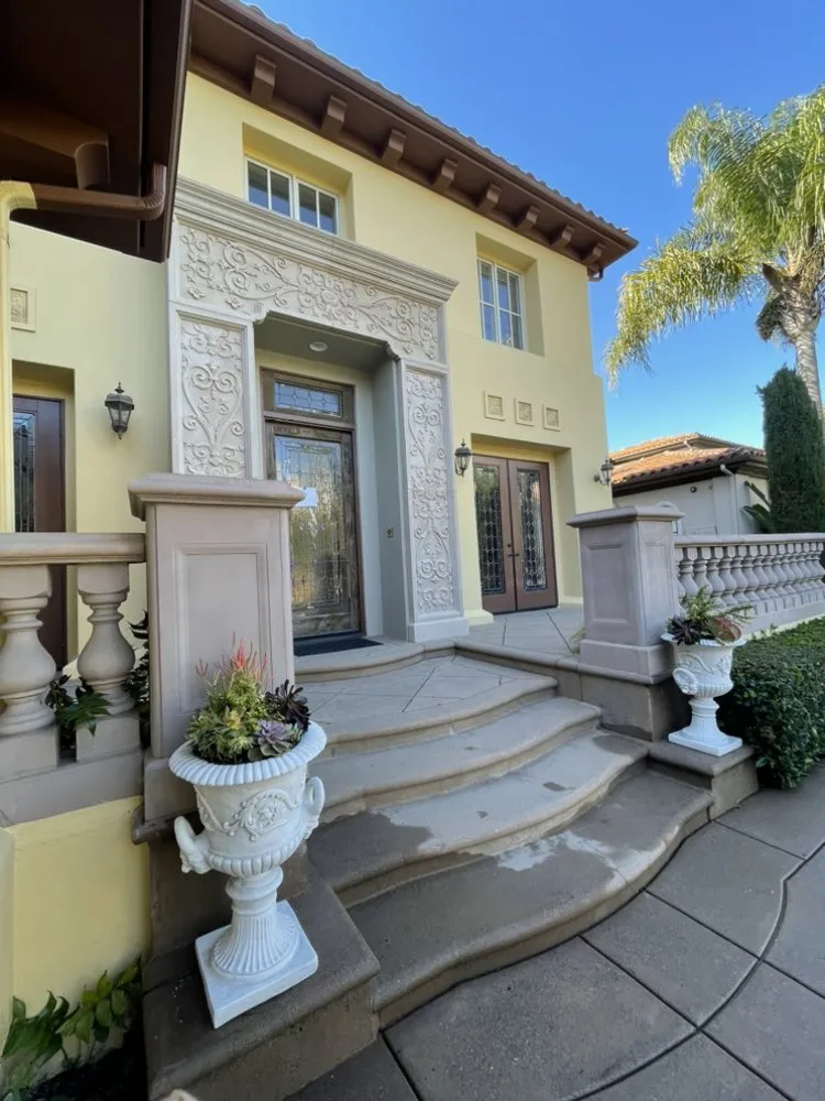 Reliable yard cleanup service in Santa Ana, CA by Green Land