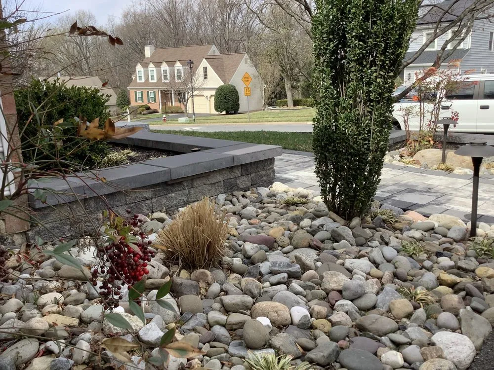 Reliable lawn care service experts serving Alexandria, VA - Green Landscape