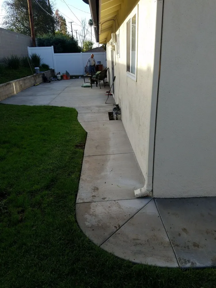 Trusted yard cleanup service for residential properties across Corona, CA - Green Landscape