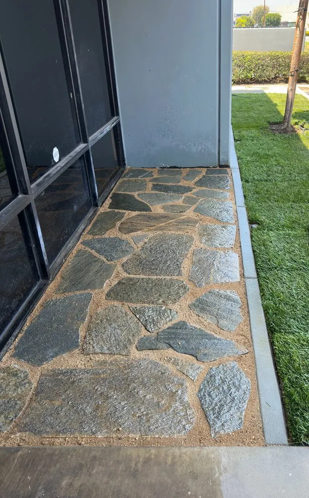 Reliable yard maintenance in Corona, CA by Green Landscape