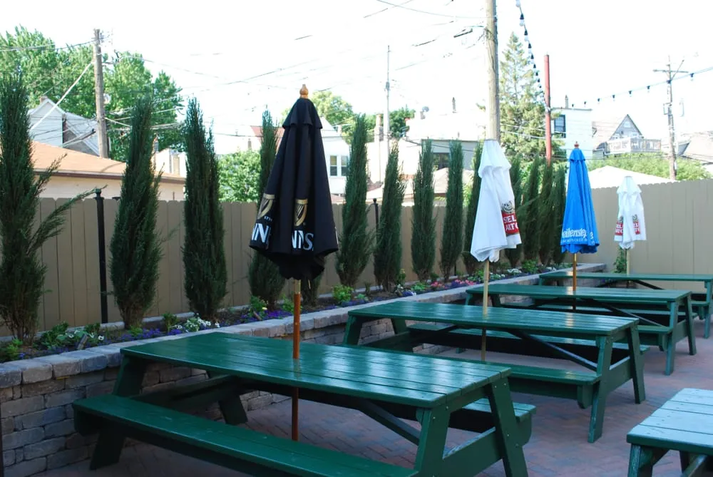 Custom garden landscaping experts serving Chicago, IL - Green Landscape Solutions