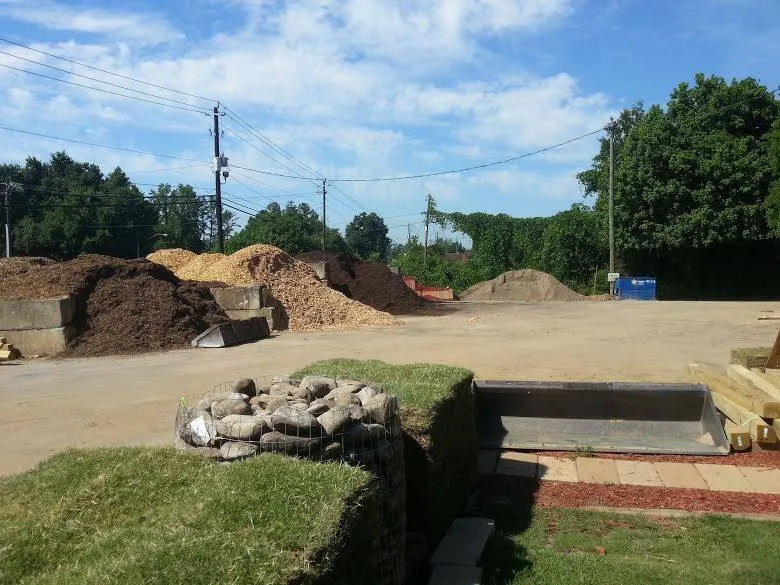 Top-rated yard cleanup service in Peachtree Corners, GA - Green Landscape Supply