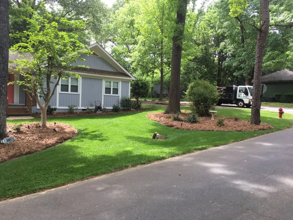 Affordable lawn care service near you in Charlotte, NC by Green Landscaping