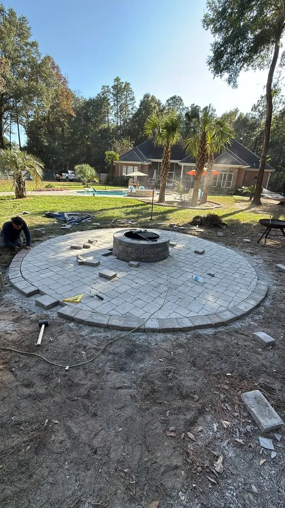 Custom landscape design for homes in Fairhope, AL by Green Landscaping