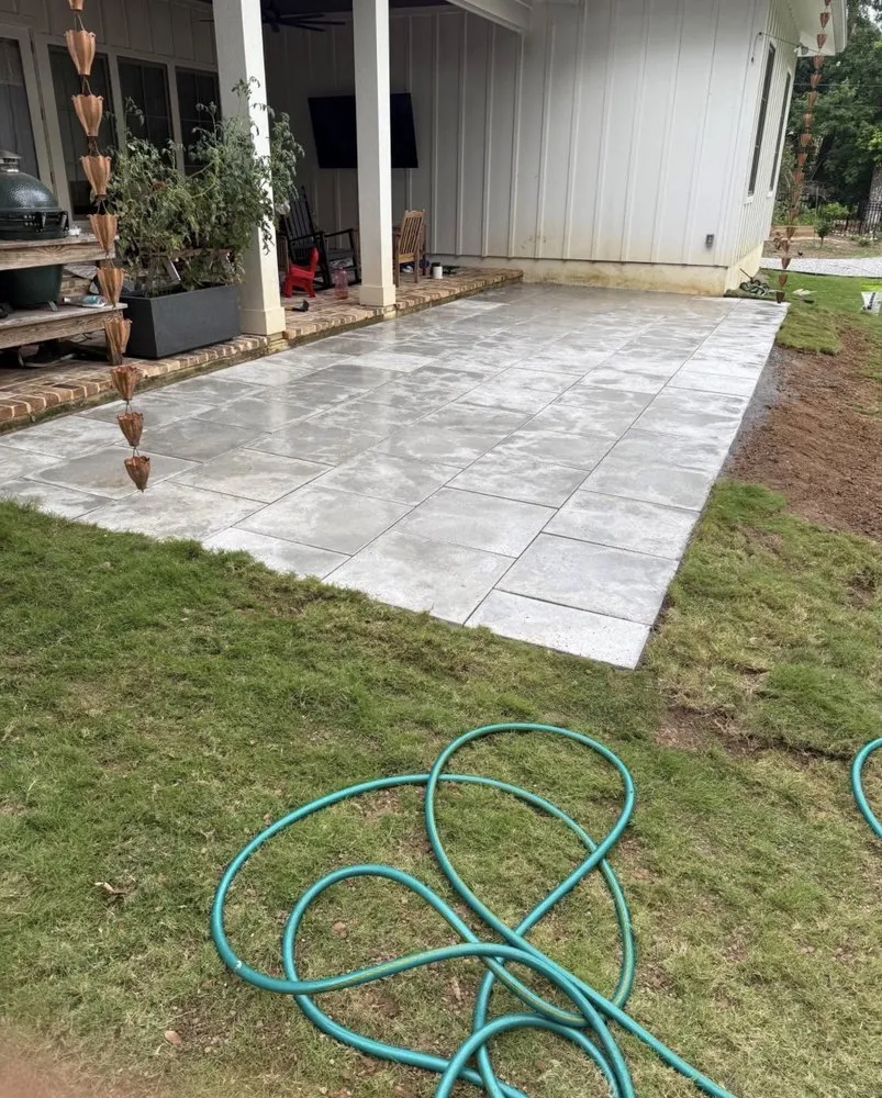 Reliable landscape installation for year-round maintenance in Fairhope, AL by Green Landscaping