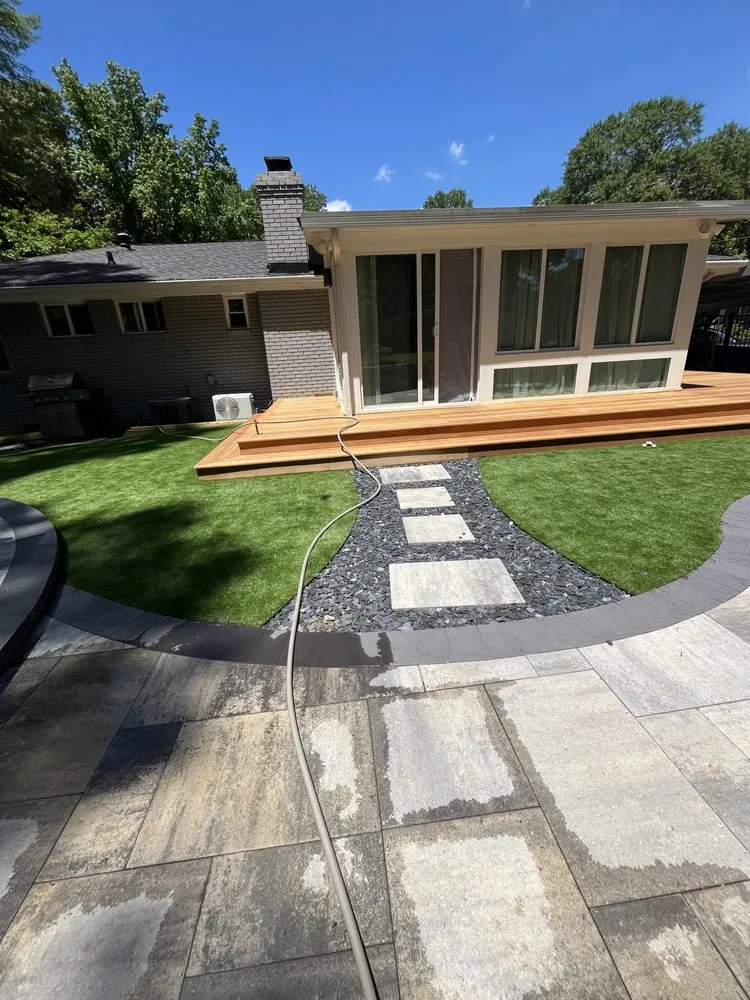 Professional garden landscaping in Marietta, GA by Green Landscaping