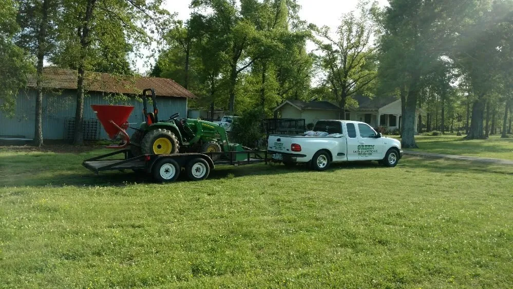Custom lawn mowing service experts serving Paris, TX - Green Lawn and Landscape