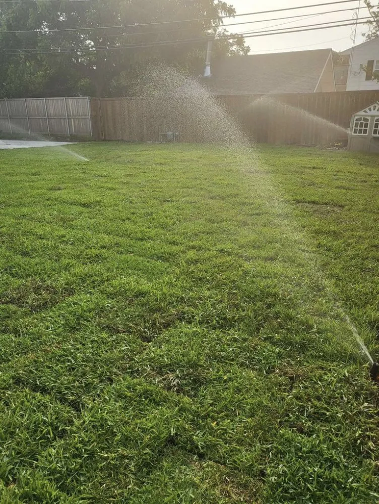 Local residential landscaping with custom design in Carrollton, TX by Green Lawn And Landscaping