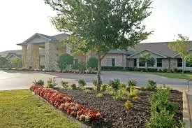 Affordable lawn care service with custom design in Burleson, TX by Green Lawn Care