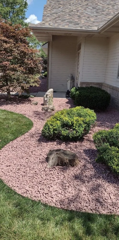 Local yard maintenance in Fort Wayne, IN by Green Lawn Landscape & Lawncare
