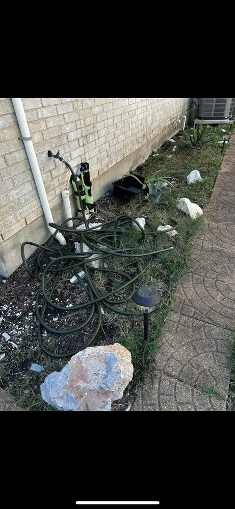 Affordable garden landscaping experts serving Mustang Ridge, TX - Green Lawn Landscape & Maintenance