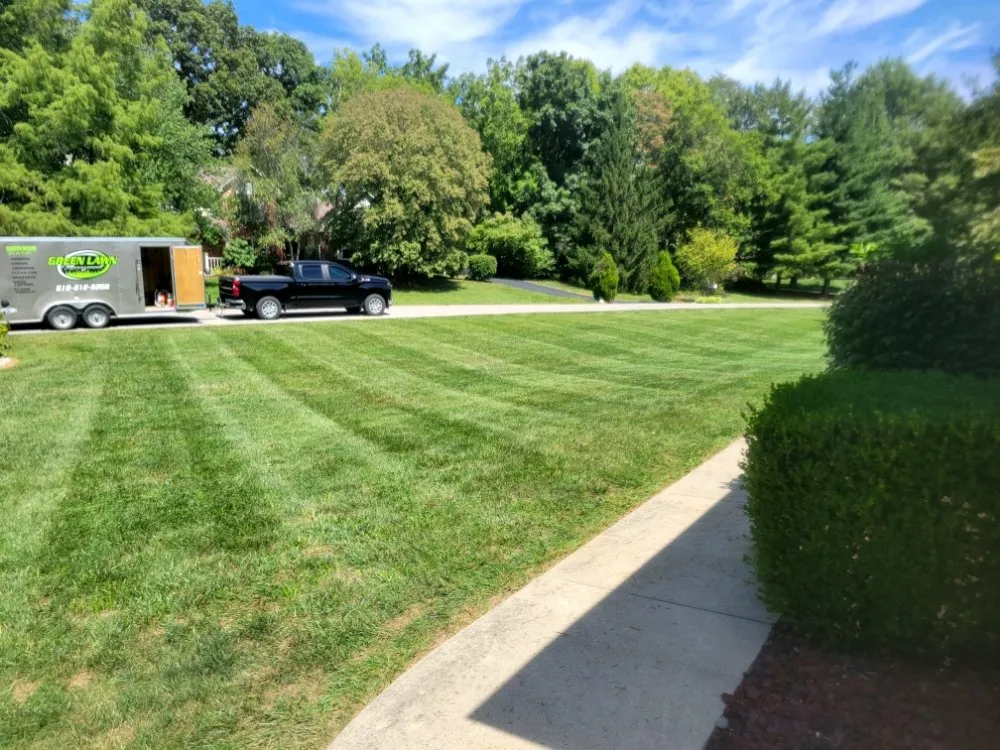 Custom residential landscaping experts serving Waterloo, IL - Green Lawn Management