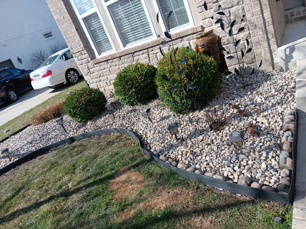 Custom garden landscaping experts serving Indianapolis, IN - Green Lawn Solutions