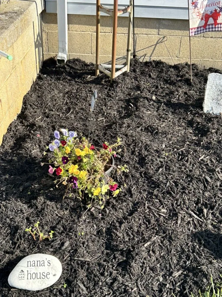 Reliable lawn mowing service with custom design in Washington Court House, OH by Green Lawns By Jesse