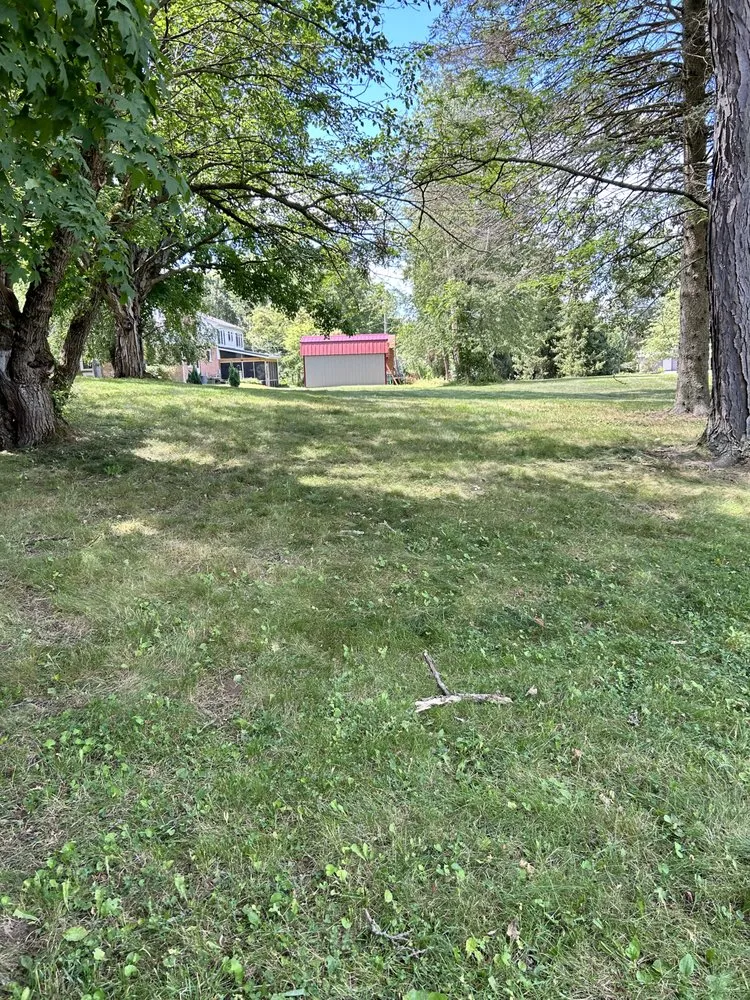 Top-rated landscaping services with custom design in Washington Court House, OH by Green Lawns By Jesse