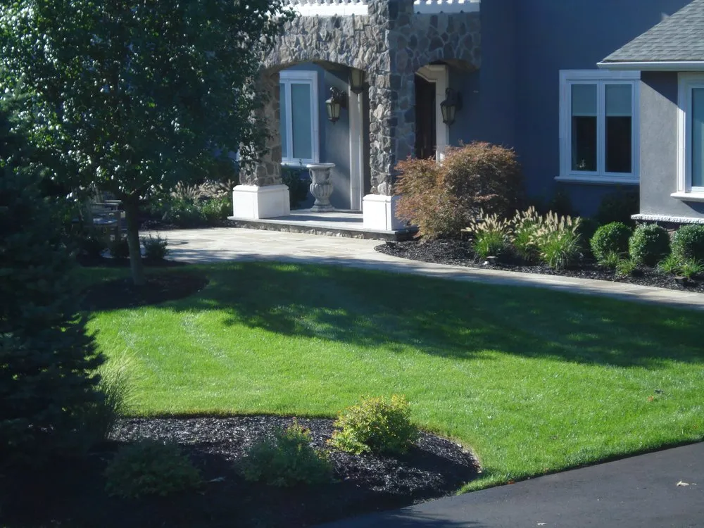 Local lawn mowing service experts serving Spring Valley, NY - Green Lawns