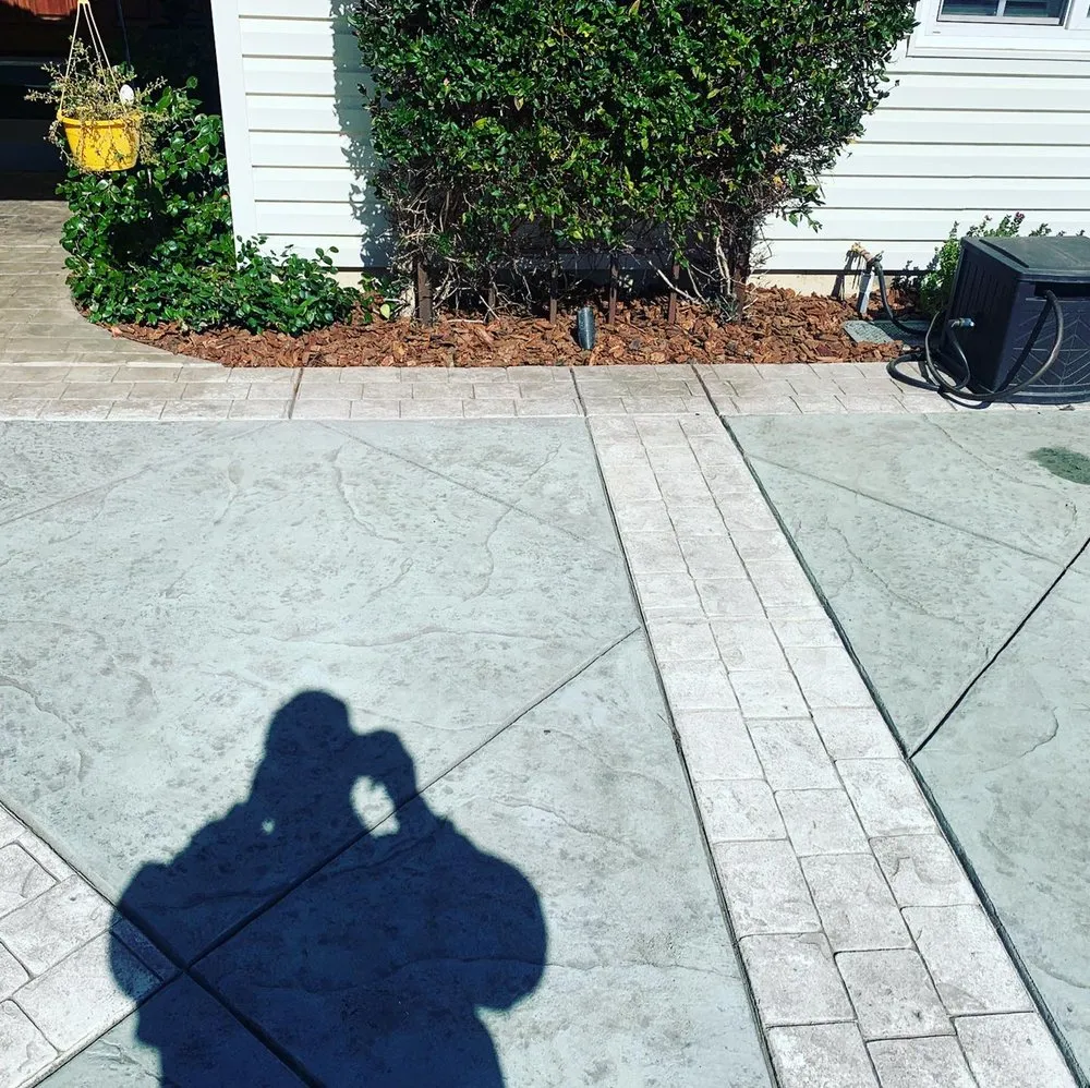 Reliable lawn care service in Sacramento, CA by Green Leaf Landscape & Lawncare