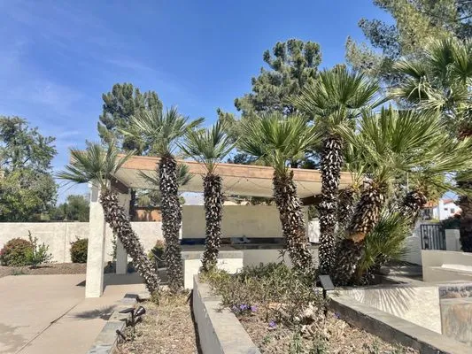 Green Leaf Landscape Logo