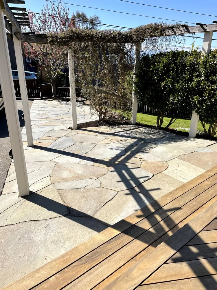 Trusted garden landscaping in Shoreline, WA by Green Leaf Landscaping & Construction