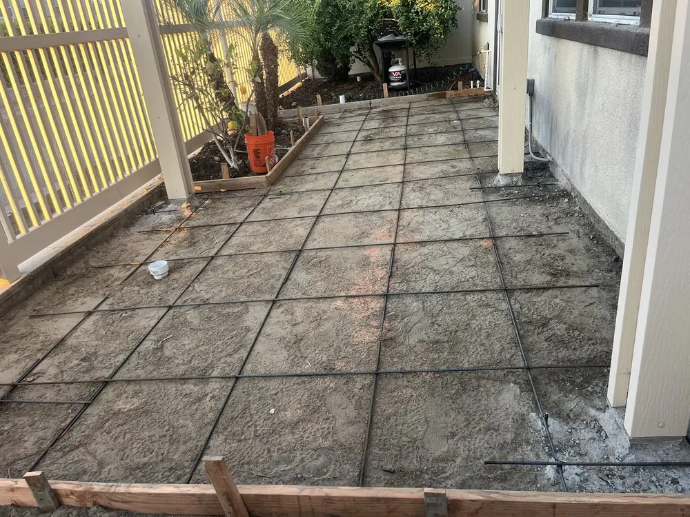 Custom yard maintenance experts serving Pomona, CA - Green Leaf Landscaping and Maintenance